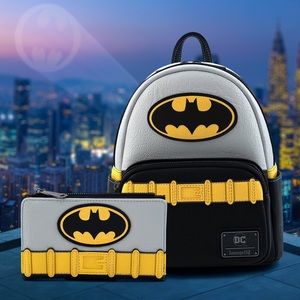NWT DC COMICS BATMAN COSPLAY MINI BACKPACK & WALLET